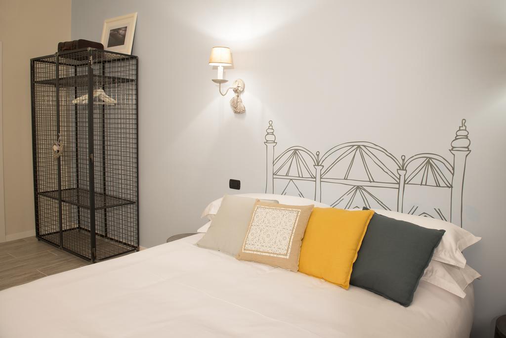 So&Leo Guest House Genoa Bilik gambar
