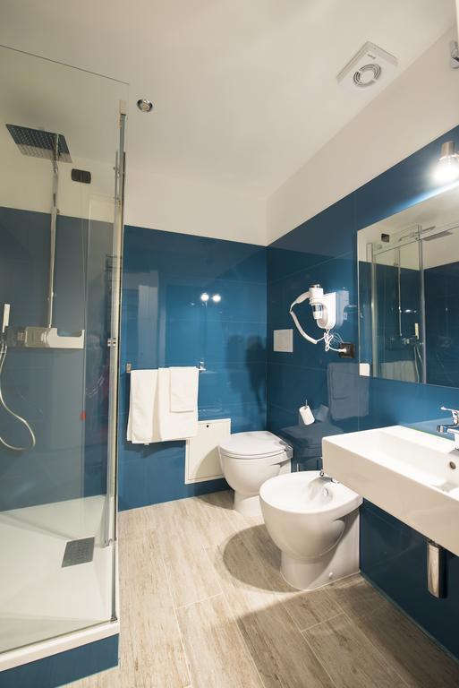 So&Leo Guest House Genoa Bilik gambar